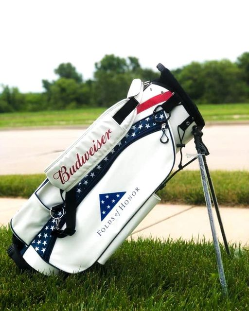 FlintHillsBev's tweet photo. Before you hit the course next weekend, we wanted to give you the chance to win this Folds of Honor - Budweiser Golf Bag!🇺🇸 

RT &amp; Follow to Enter!  

Winner is chosen at random on 5/25 at 12p. PICKUP ONLY. 21+ to enter contest. Enter again &amp; get the full info on FB! #giveaway https://t.co/POJ5TJnWYy