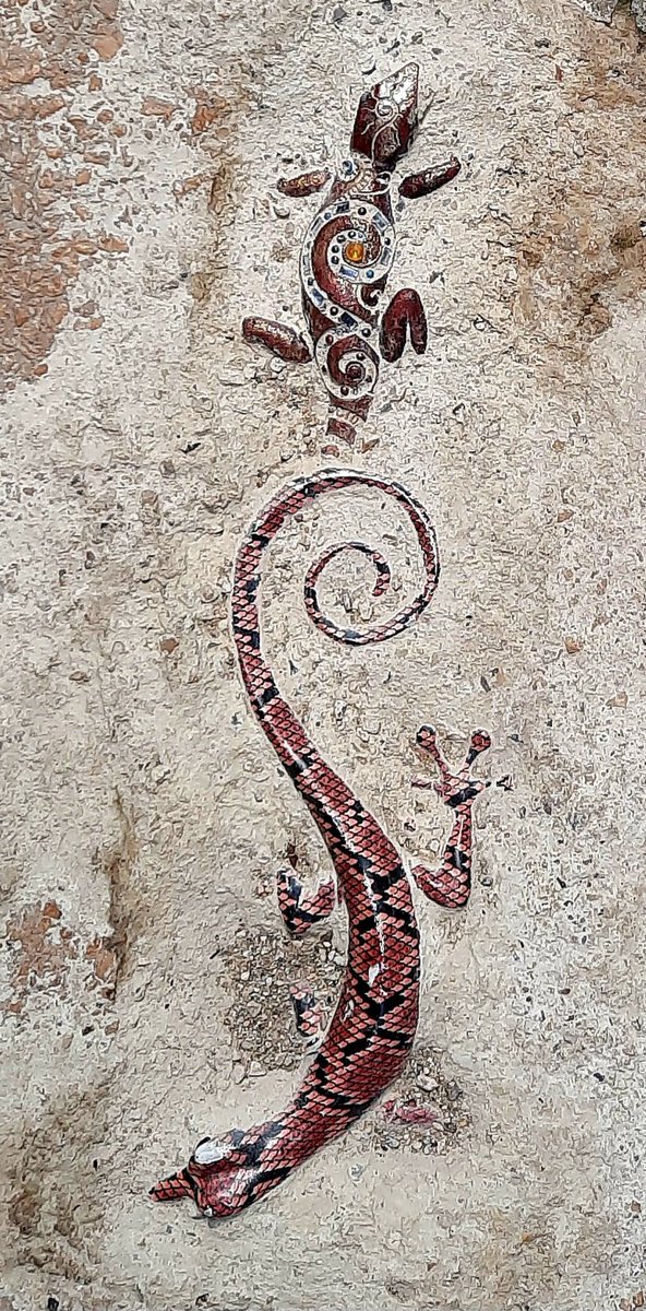 Pavement detail, Aigueze.