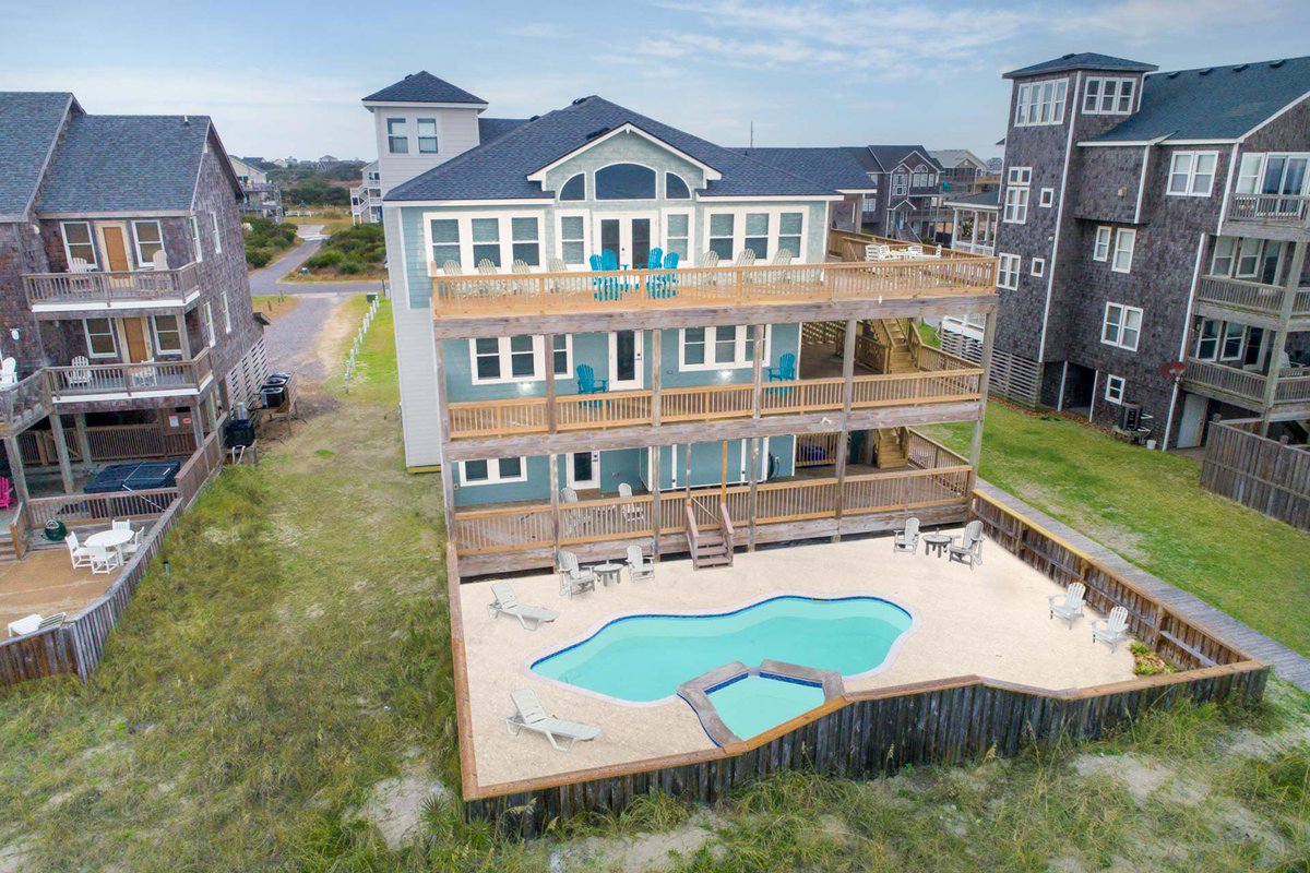 surforsound's tweet photo. 7 Bedrooms | 7 Full, 2 Half Baths
 Oceanfront | Hatteras
Shore House #1065

Weeks of 5/27 &amp; 6/3 available!
From $4,995 - $102/room per night!
Book Now:  https://t.co/YHwdi6bupc 

Dog friendly
6-Person hot tub
Private swimming pool
Elevator
Game room

Book Now:   ... https://t.co/ilofuxFNra