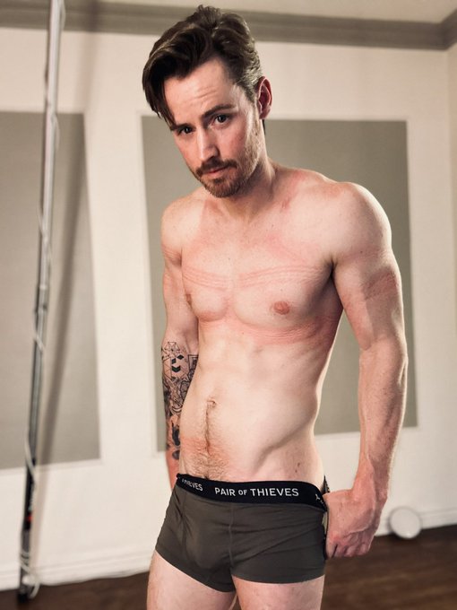 The aftermath of last nights suspension session. 🪢😏 https://t.co/kp68b0jN0C