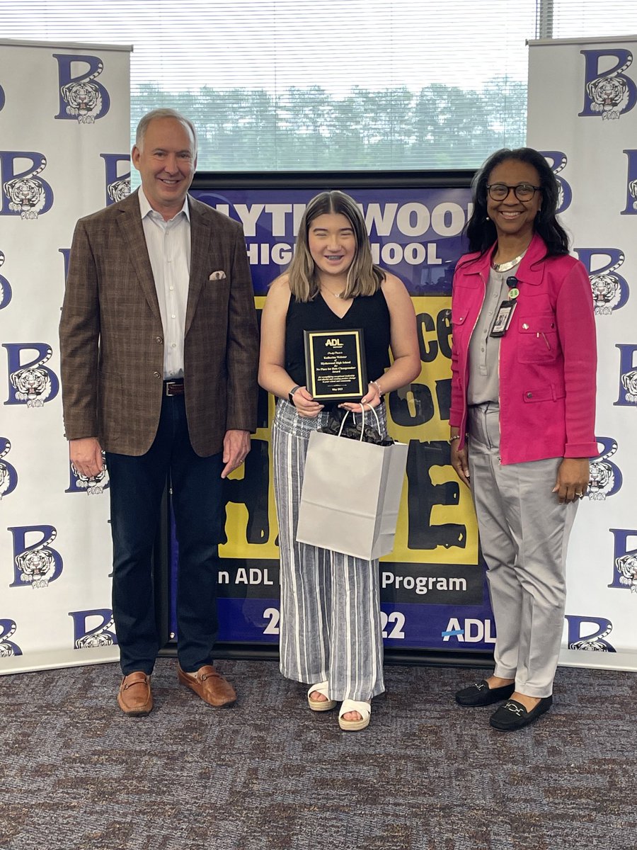sadamsmoore's tweet photo. Congratulations Katie on your recognition for being an ADL student for Equity ⁦@BlythewoodHigh⁩ &amp; No Place for Hate. Presented by former Senator Joel Lourie ⁦@LourieLandH⁩ with Dr. Helen Grant ⁦@EmbraceEquity⁩ and teacher Dr. William Boyles ⁦@RichlandTwo⁩ https://t.co/rvxcEDl5bk
