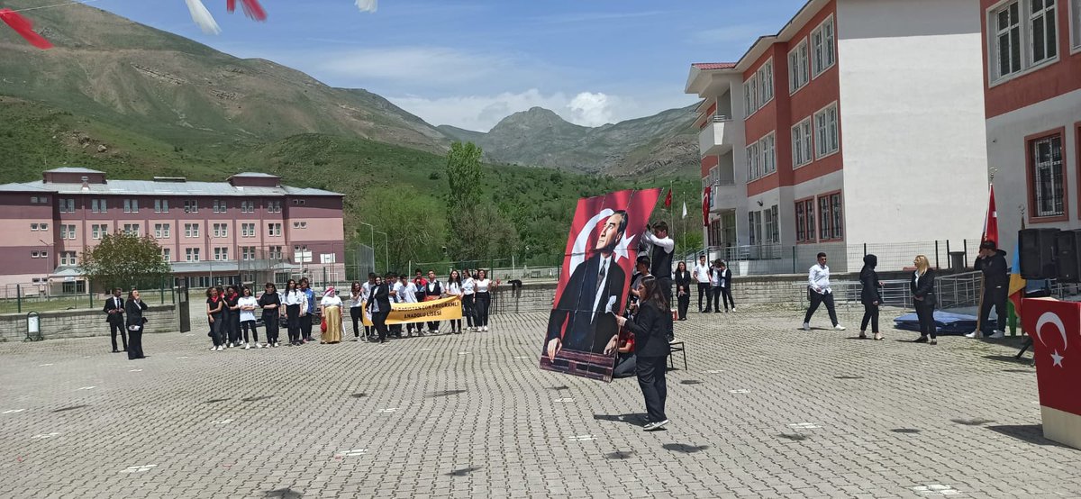 kigimem12's tweet photo. 19 Mayıs Atatürk'ü Anma, Gençlik ve Spor Bayramımızın, 104. Yıl Dönümünü İlçemizde, büyük bir coşkuyla kutladık.
@KigiKaymakam
@IkisMuhammet 
@bingolmem 
@kigimem https://t.co/5ALzEVBIEW