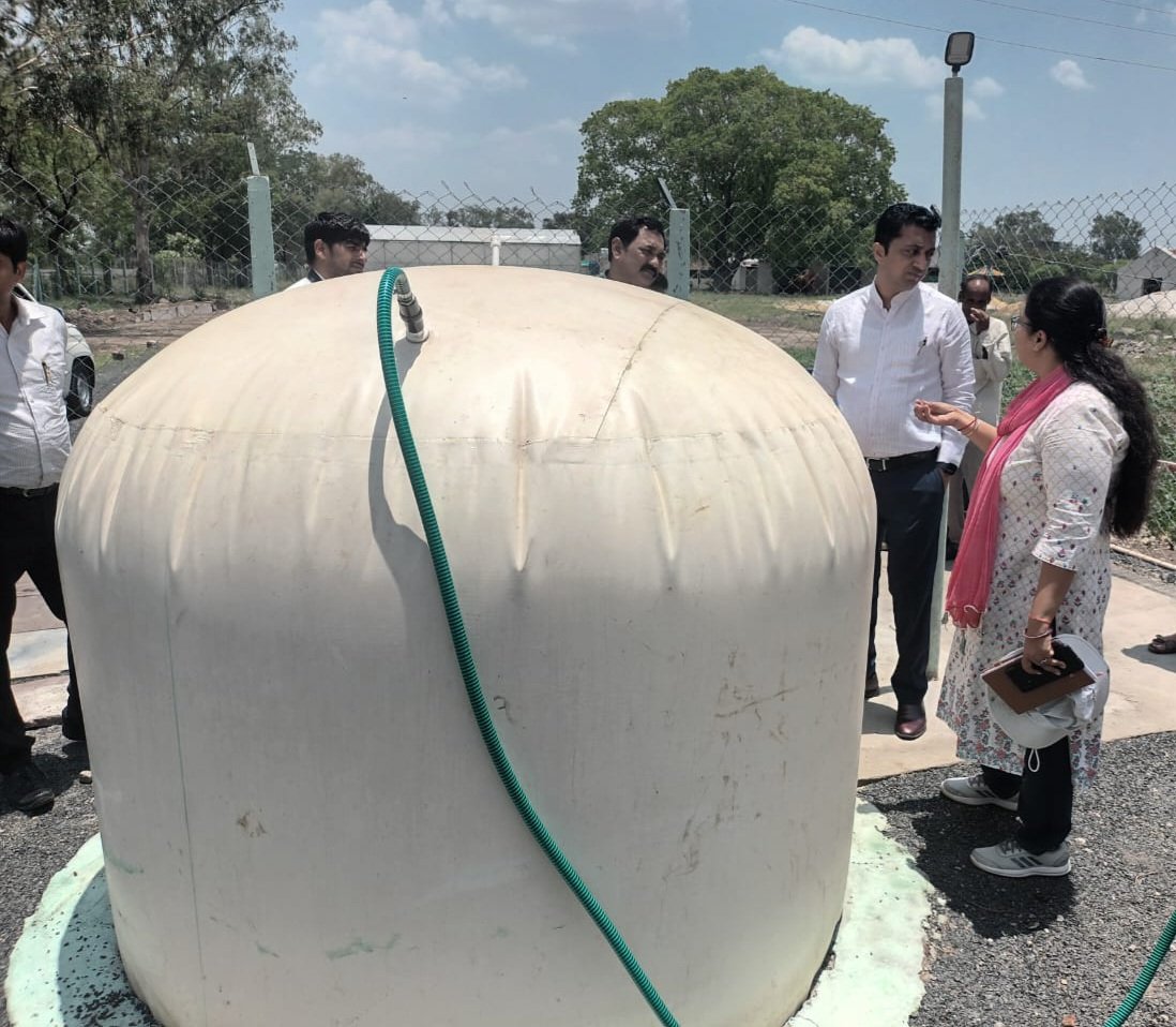 DrNehaTiwari4's tweet photo. Today Sh. Nitin Khade, Joint Secretary #MoLR visit @icarda-FLRP, fruitful discussion on #cactus cultivation and @biogas production from spineless cactus π΅ , @ShivKAgrawal #MoRD_GOI #mopr_goi https://t.co/JpZtAZgstT