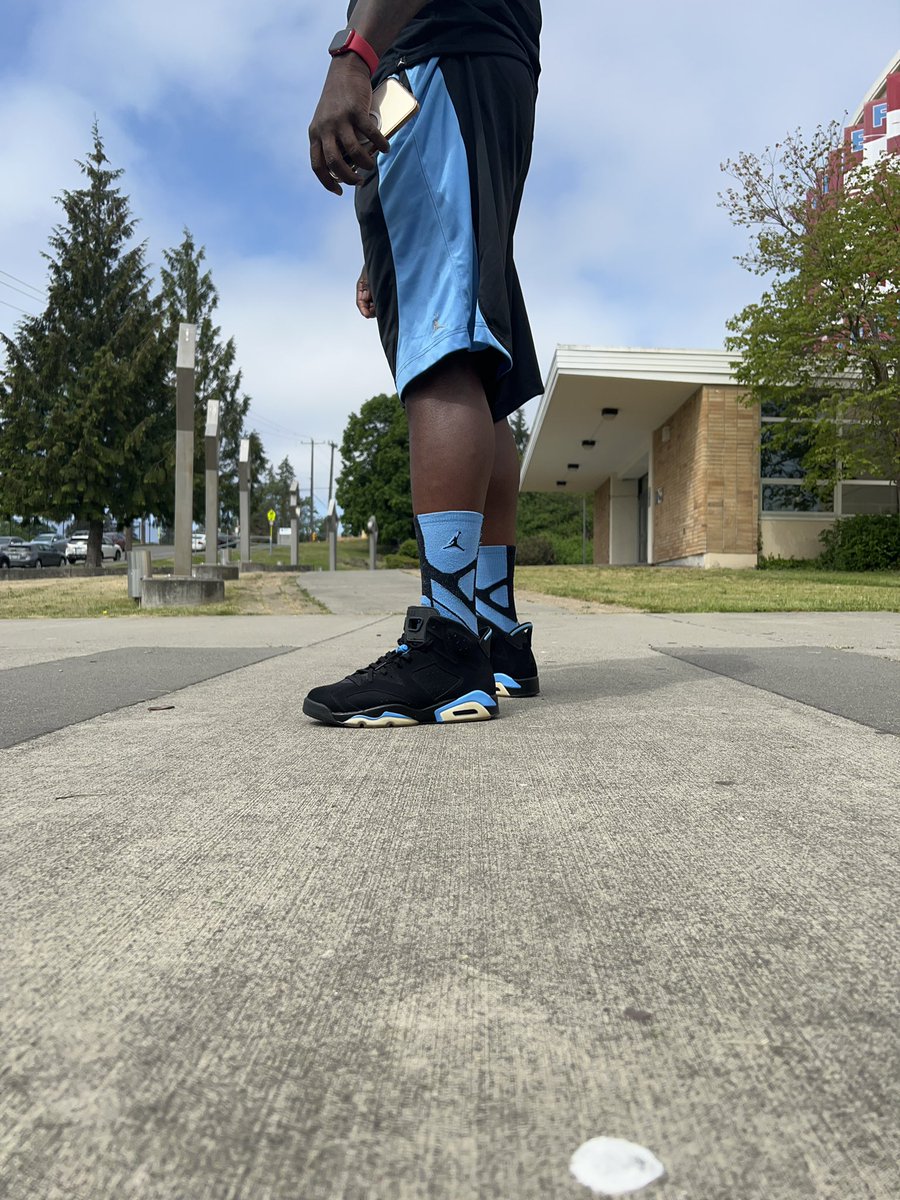 BroBroFRESH's tweet photo. Popped out in the Melanated UNC joints today😎
#UNCVI #BroBroFresh #JordanJunkie #SeattleSneakerFiles #SNKRS https://t.co/lYbUOUzVBz