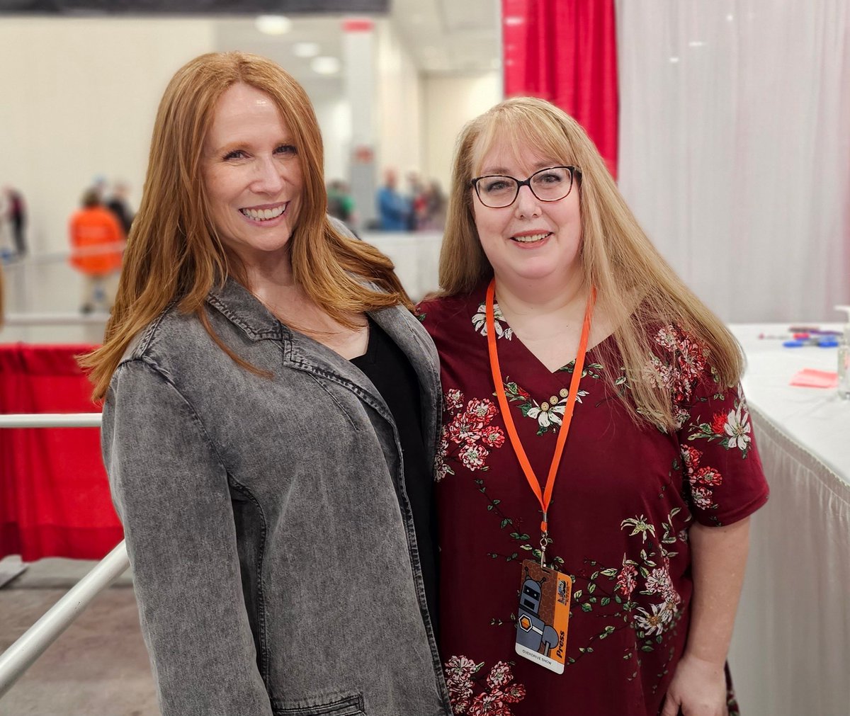 DJgingerbeggs's tweet photo. The "doctor" is in! The beautiful Catherine Tate from @TheOffice and @DoctorWho_BBCA at @MotCityComicCon 2023! #MCCC #MCCC23 https://t.co/rOXH9EdXiR