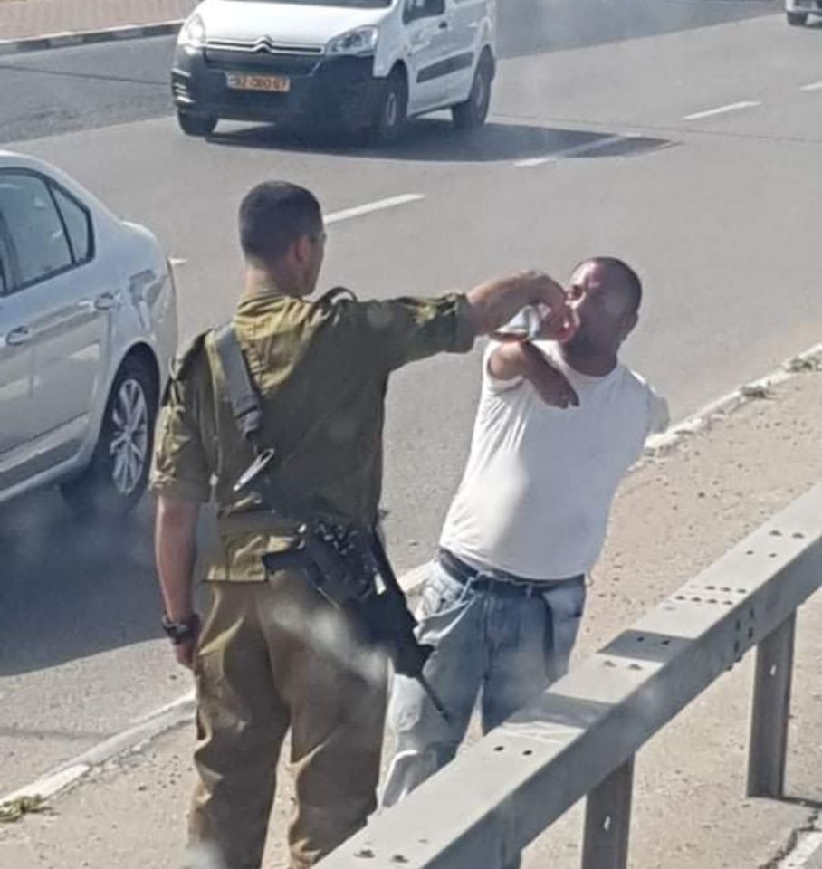IDF soldiers gave water to a thirsty Palestinian Arab whose arms had been amputated. The mainstream media will never show you this picture.

This is humanity.