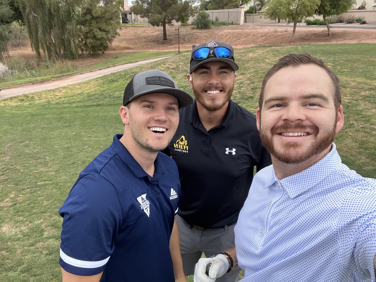 Fun round with the boys today at Kokopelli! @CodyTCameron @FBCoachOrtiz 🏌️‍♂️⛳️

#OfficeViews