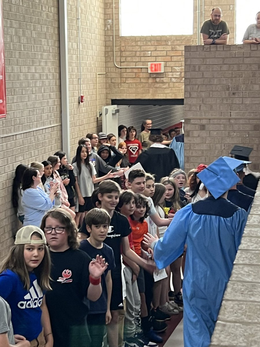 Valle Crucis School tweet media