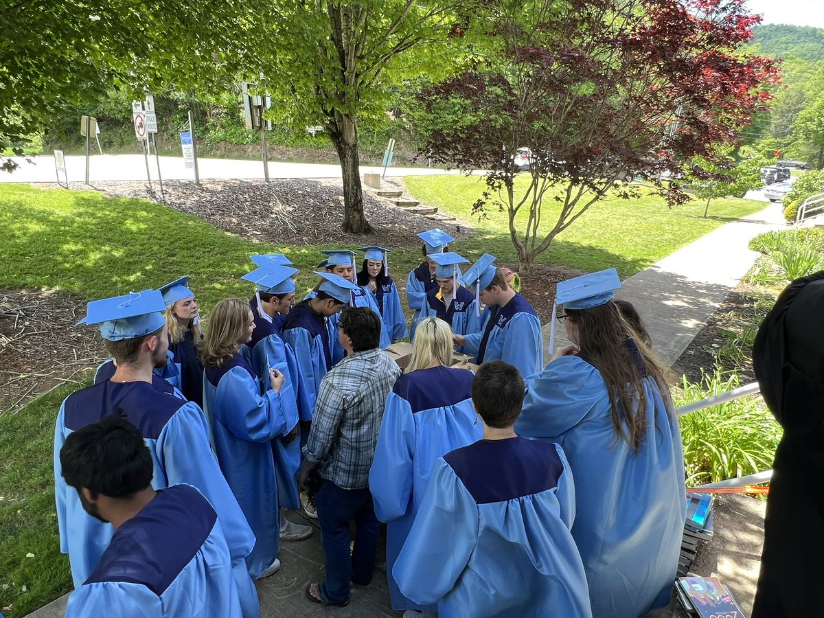 Valle Crucis School tweet media