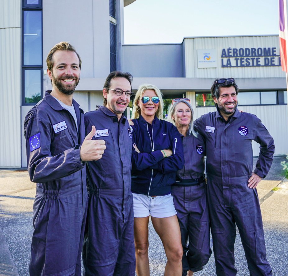 orbitespace's tweet image. #ReadyToLaunch into your astronaut adventure? 🚀 Brie, our Director of Astronaut Training, is your biggest encourager and supporter at Astronaut Orientation. 😎 Get ready to make your dreams of space exploration come true! #astronaut #orbite #orbitespace 📷: Magali Maricot