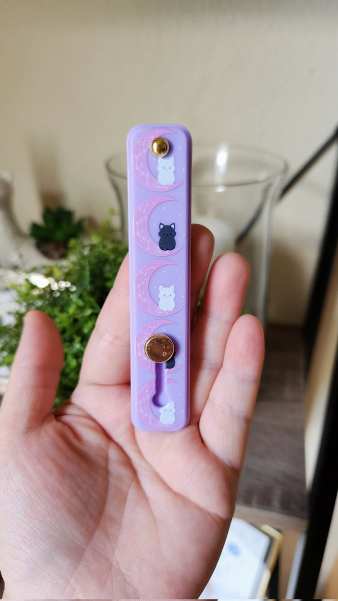 Celestial moon cat phone grip is restocked!🌙🐈‍⬛🥰 #kawaii #artistsontwitter #CatsOfTwitter #stationeryshop #phonegrip #kawaiicat