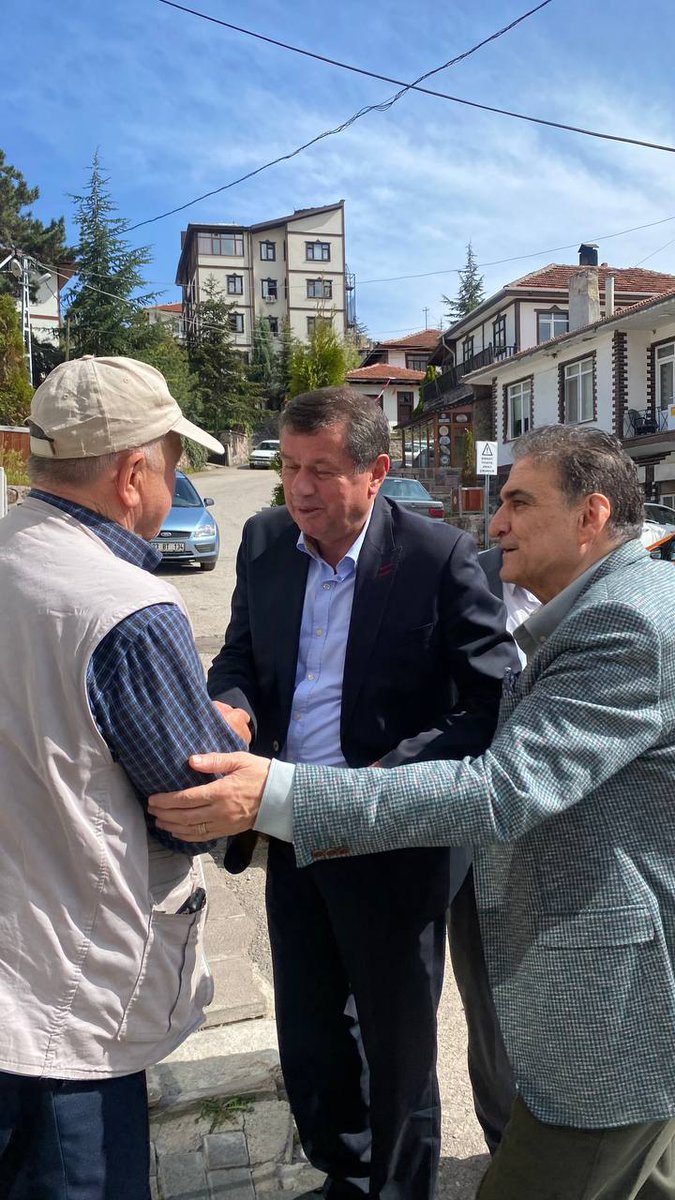 Cumhurbaşkanımızın baş danışmanı Prof.Dr. Sn. Seyit Sertçelik'i  ilçemizde misafir ederek gerek Çamlıdere'ye yapılacak hizmetler noktasında, gerekse 28 Mayıs ikinci tur Cumhurbaşkanlığı seçimlerine dair değerlendirmelerde bulunduk.