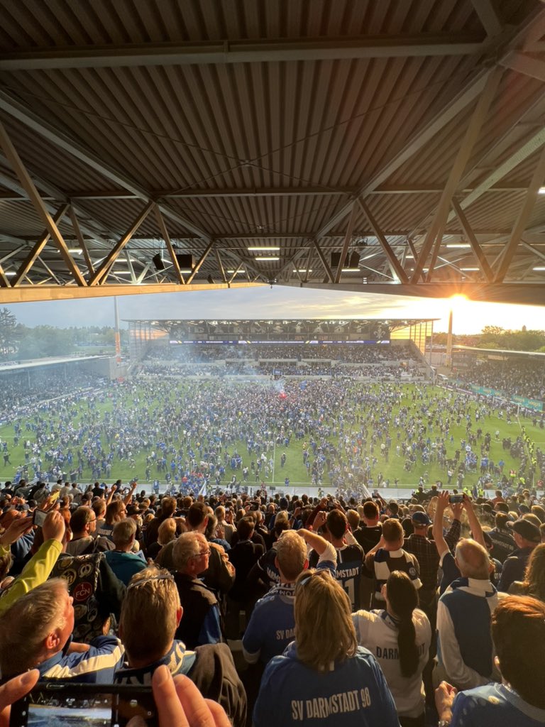 Wir sind wieder DAAAAAAAAA 💪🏻💪🏻💪🏻💪🏻💪🏻⚜️⚜️⚜️⚜️ #SVDFCM