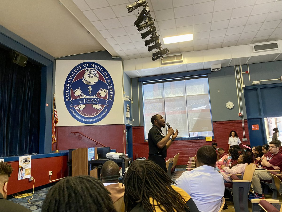 alphaetalambda's tweet image. Today, we were happy to facilitate a Career Day at Baylor College of Medicine Academy at Ryan Middle School. We were also joined by Bro. Amos Gibson of Delta Theta Chapter. #GotoHighSchoolGotoCollege #G2HSG2C