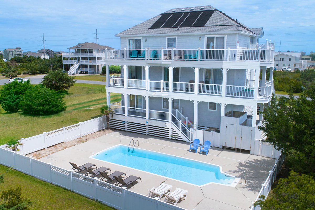 surforsound's tweet photo. 7 Bedrooms | 4 Full, 1 Half Bath
 Soundside | Salvo

*ON SPECIAL: Weeks of 5/27 &amp; 6/3 
$1,195 - $25/bedroom per night!!!
Dreamer's Landing #926
Book Now:  https://t.co/WmSKiSLorB 

Private swimming pool
Game room w/ pool table
Community boat ramp &amp;sound access
 6-Person hot tub https://t.co/P94gcpSHKF