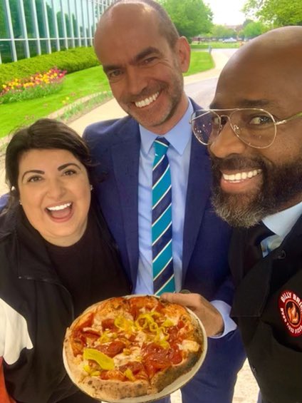 NiallStanage's tweet image. Highly recommend arranging your Serious Political Journalism so you end up in Chicago on National Pizza Party Day…

@tina_pali @nicksmithnews @NewsNation @newsnationam