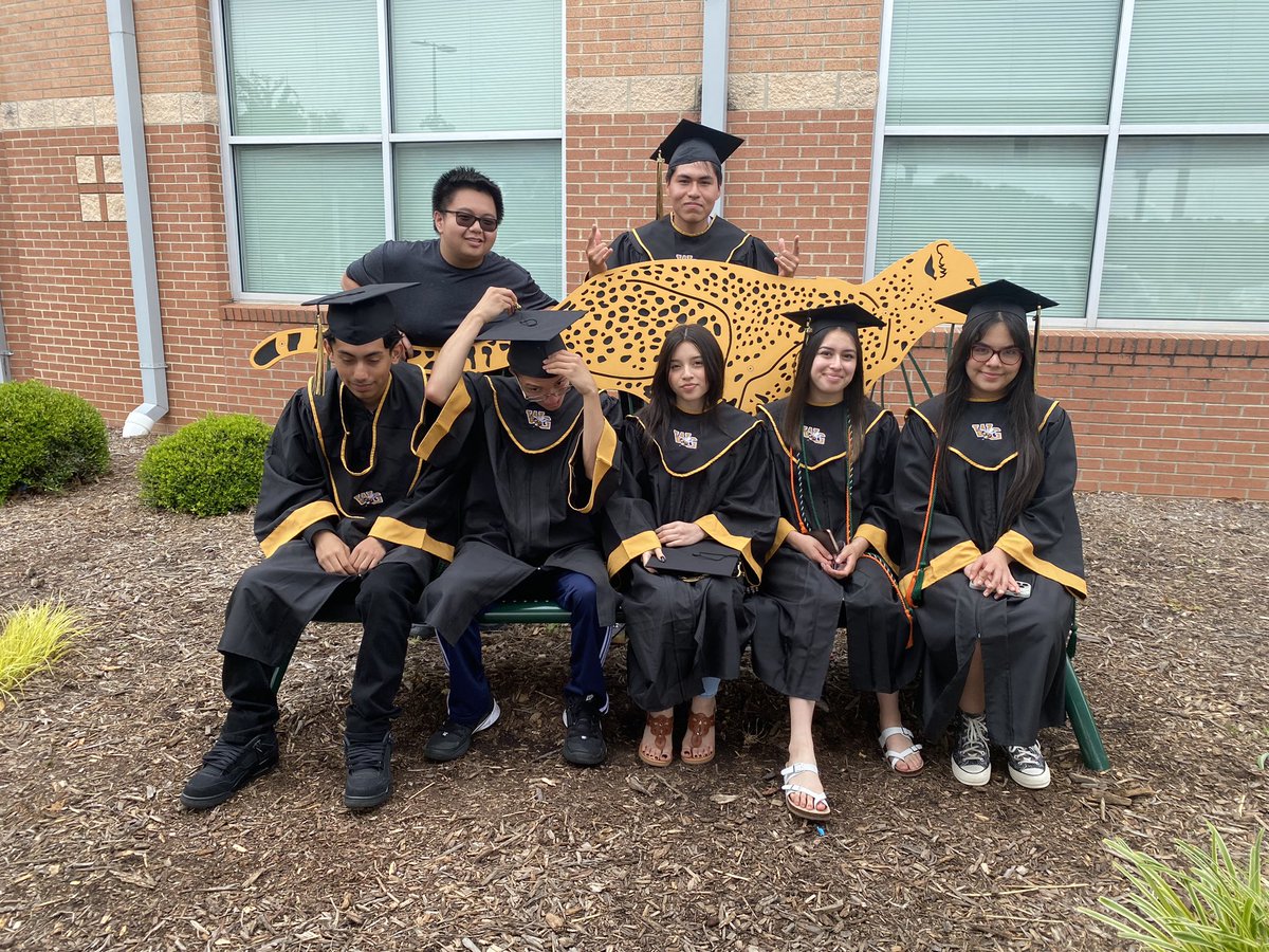 Christina Sapusek tweet media