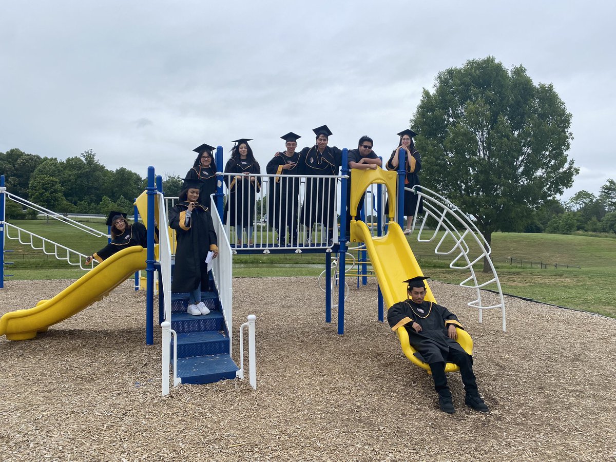 Christina Sapusek tweet media