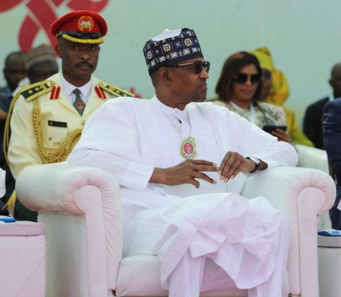 0xArbit's tweet photo. N200m From Rabiu, N100m From Dangote – Who Gave What As Naira Rain At Buhari’s Book Launch https://t.co/pm6IWoaxe5 https://t.co/oAuL8nHH2y