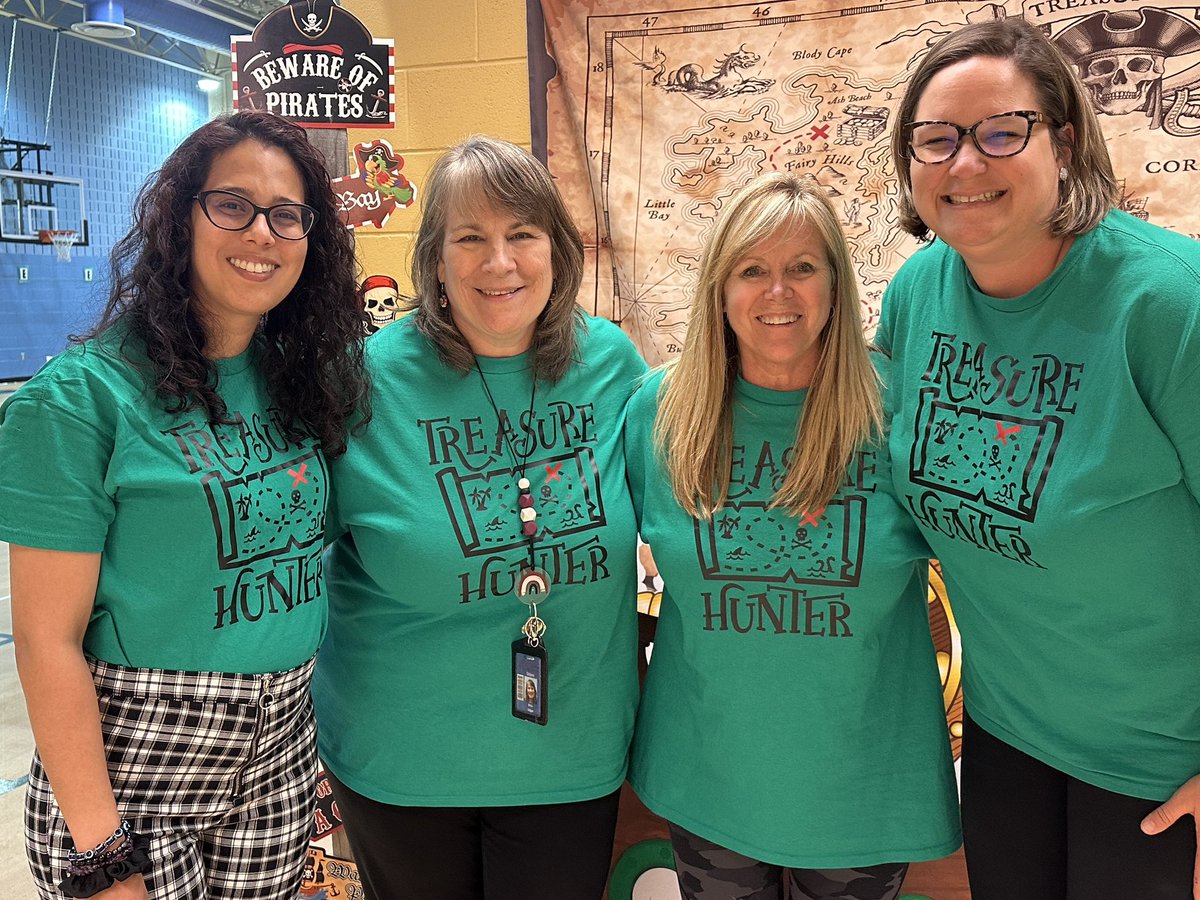 stipespe's tweet photo. The team that works together…plays together! #oceansoffun #fieldweek2023 @stipesstallions @IrvingISD https://t.co/D6QYpbeWTx