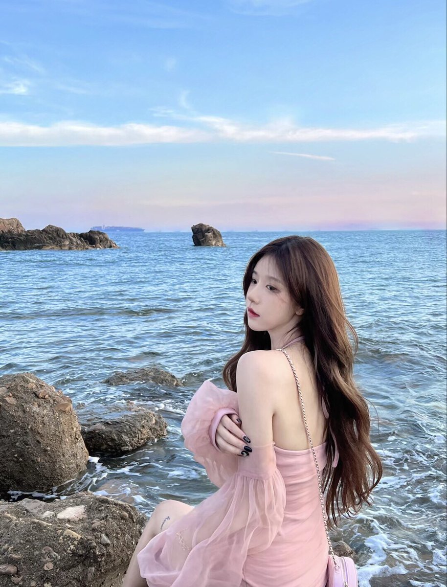 mkC11812141's tweet photo. #BABYMONSTER 
Go to see the most beautiful scenery with your best friends. https://t.co/X0pSISayQ0