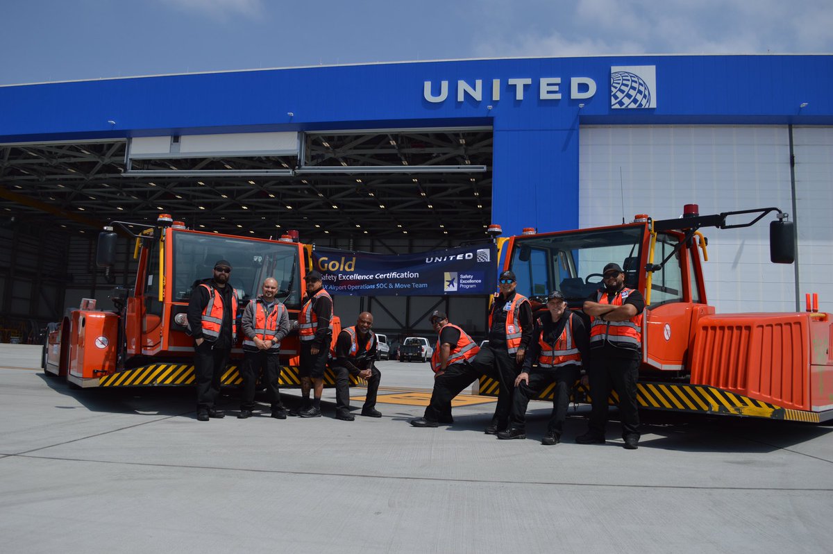 Aircraft Move Team tweet media