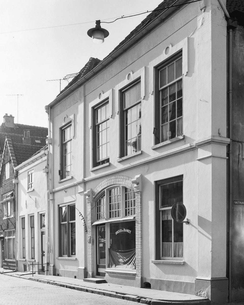 A very exciting dream comes true. We fell in love with this beautiful home in the heart of Hattem, a centuries old town close to our studio. The perfect spot for a By Mölle store and café. The coming weeks we will bring it back to life for the opening in July. See you there!