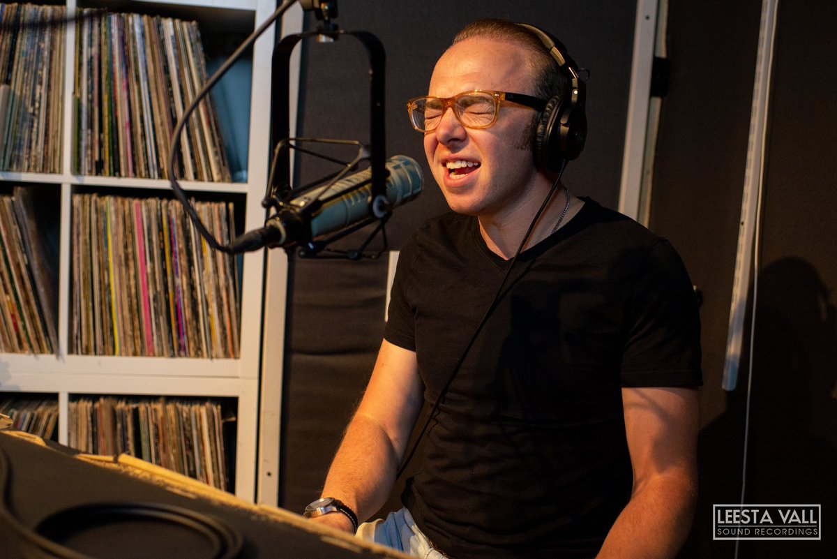 leestavall's tweet photo. As part of our Feature Friday series, we present to you Josh Christina from the Phoenix, MD for Direct-to-Vinyl Live Session #2642.
#lathecut #lathecutrecords #leestavall #directtovinyl #brooklyn #NYC #greenpoint #analog #recording #indie #vinyl #record #nycmusic #recordingstudio https://t.co/CqK6llZTTZ