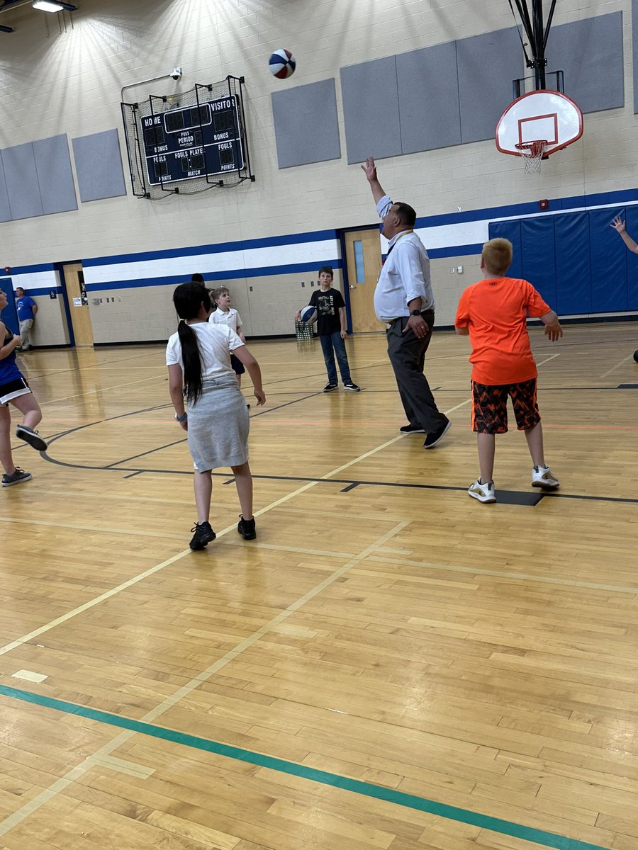 Also get yourself a principal who stays after to play with the kids! Thankful for the awesome leadership we have 😊🙌🏼 <a href="/BearCreekEtown/">Bear Creek School</a>
