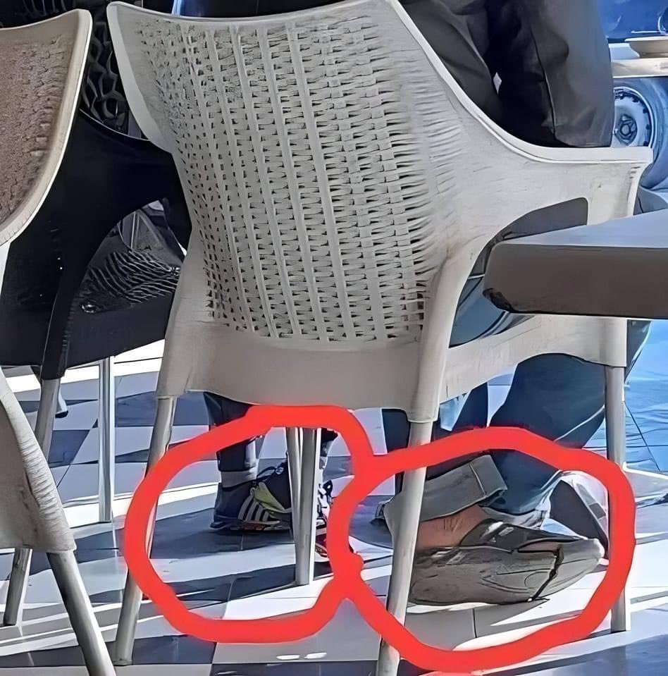 ودَينُ الناس يوماً سوف يُقضى ودين أباك لن تقوى عليه .