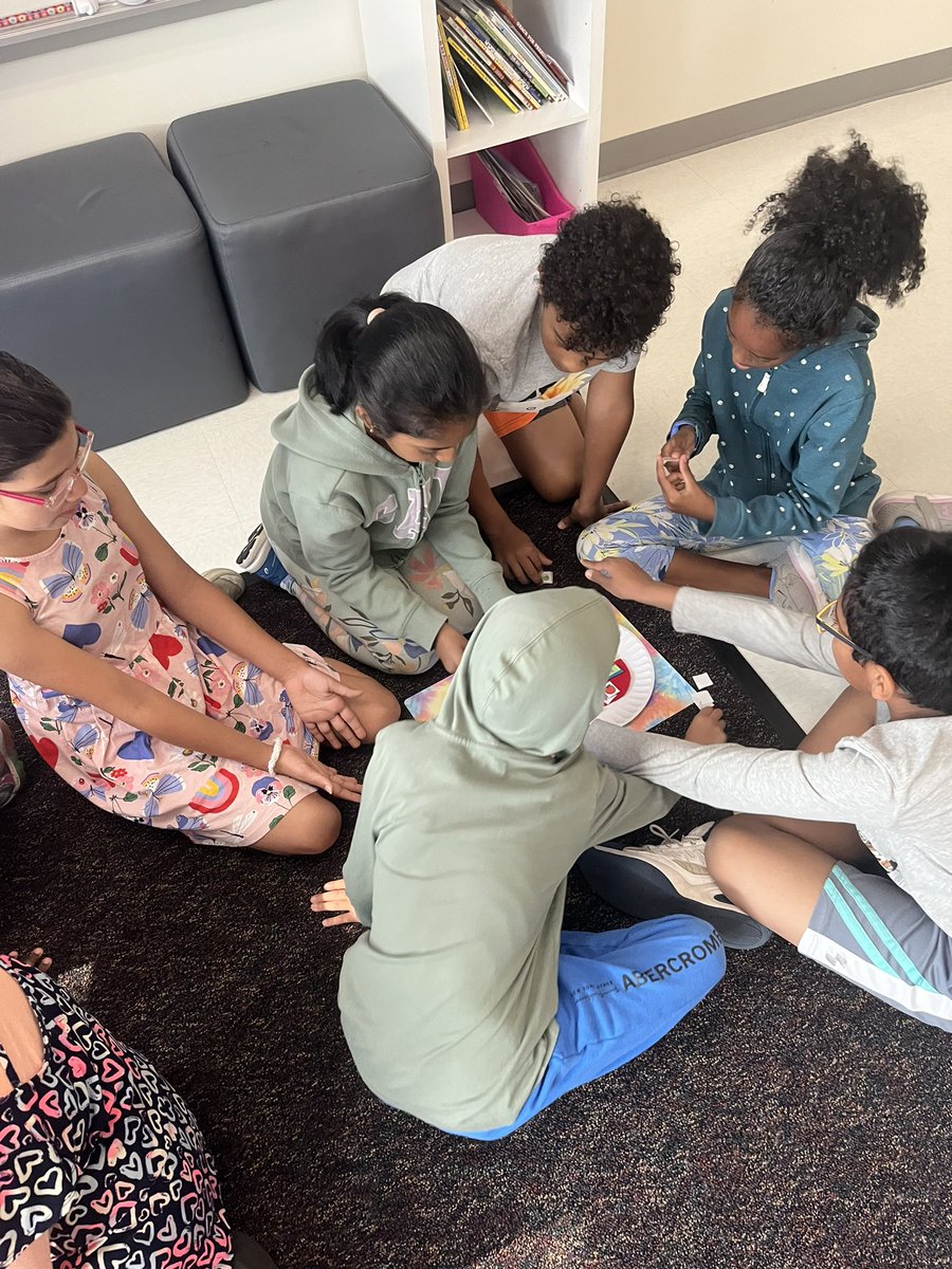 KPavlocak's tweet photo. We loved learning about a variety of healthy habits with expert visitor rotations!  #Gogpgators @GoshenPostES https://t.co/yx1VZ1veCF
