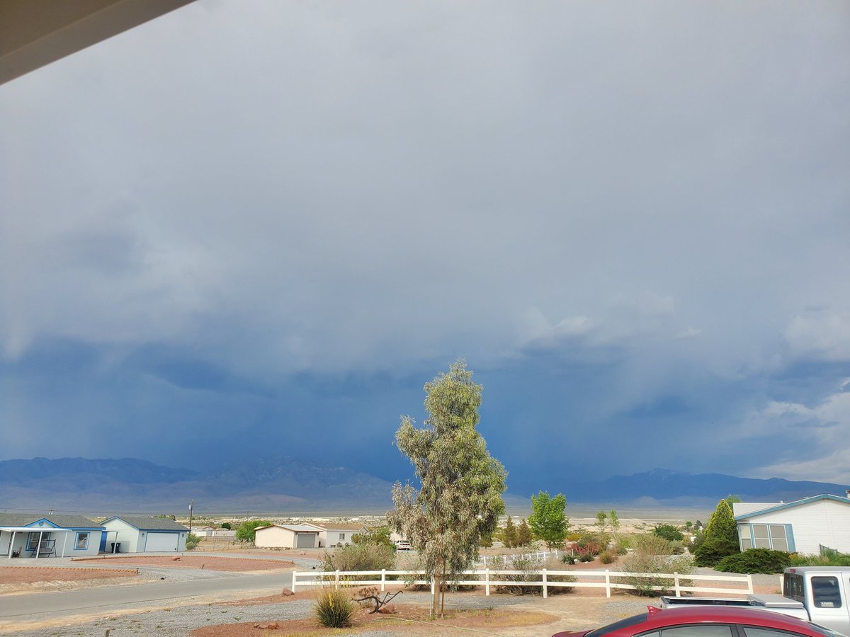 I can hear the thunder from this #Pahrump @SpringMountains #nvwx