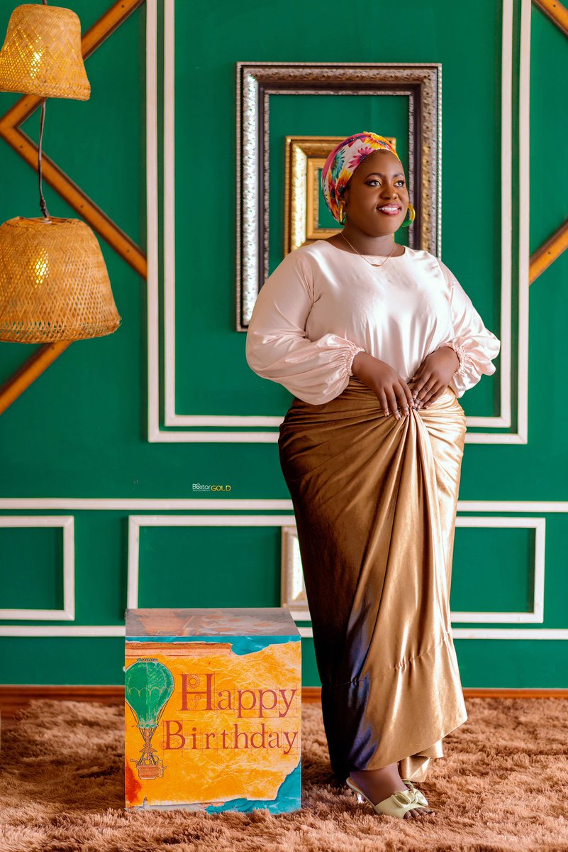 lamypretty's tweet photo. Let this year be the year I allow myself to be happy and find the best version of myself by Allah's will Amen Yarabi.
Happy Birthday to Me 🎉🎈🎂 https://t.co/XsTK15cRLr