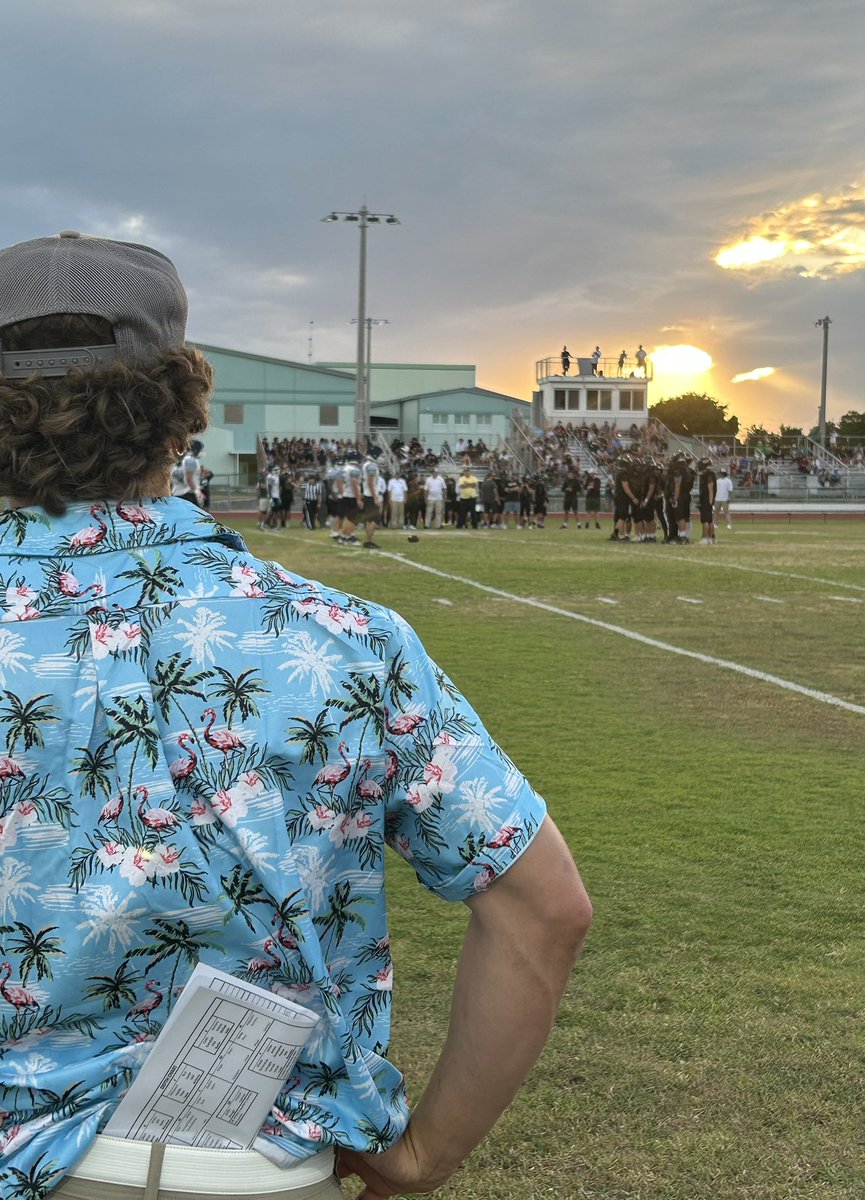 cscpanthers's tweet image. Spring football @ Coral Shores
Our coaches attire is on point 
Let’s gooooo Panthers!
#theKEYS #sunset