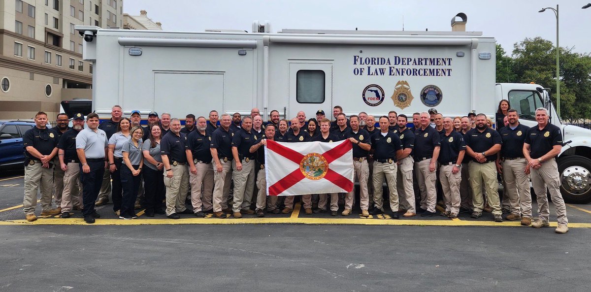 Ron DeSantis tweet media