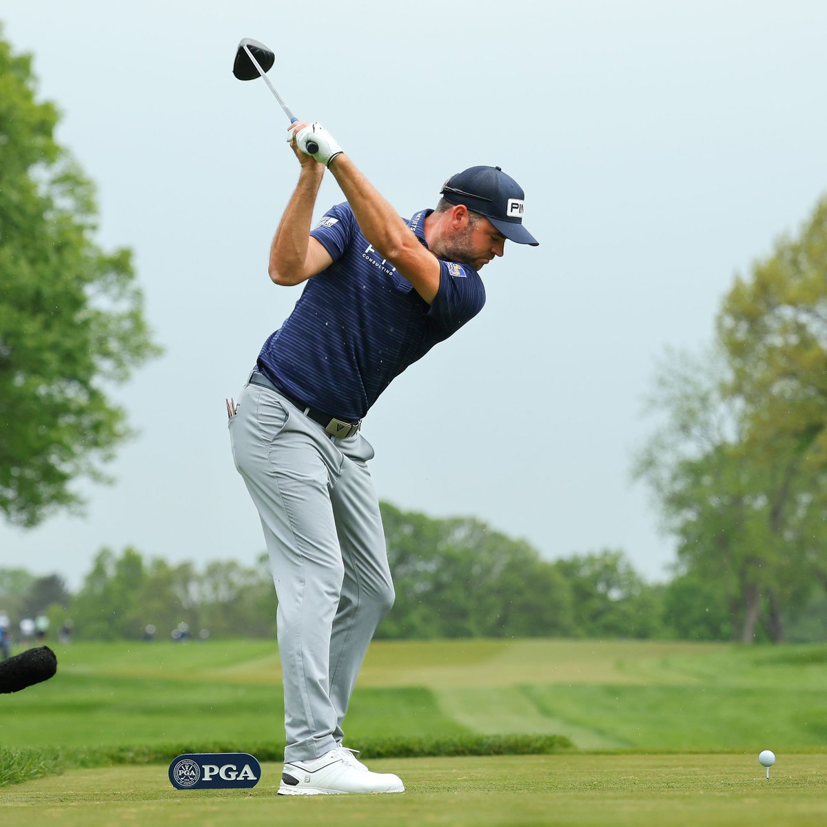FootJoy's tweet photo. Tied at the Top.
A nearly flawless round of 68 has Corey Conners tied for the #PGAChamp lead with 36 holes to play.
The 31-year-old Canadian will look to secure his first career major championship this weekend in Rochester.
#ProSL #StaSof https://t.co/2DmLVUBMXo