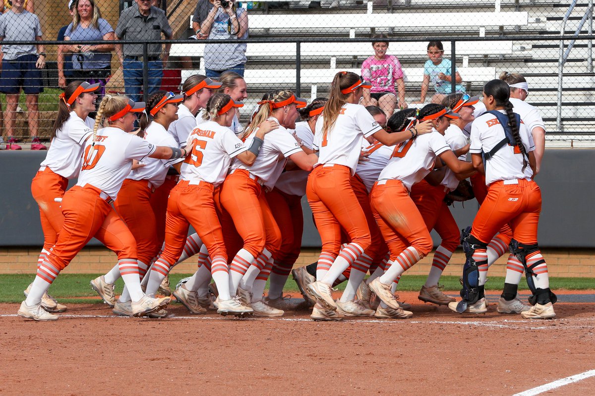 uttylerpatriots's tweet photo. SB | 📸📸 from the championship moments!

@Patriot_sb claims the South Central Regional Title for a second straight season following win no. 35 in a row, a 6-2 win over #9 West Texas A&amp;M in the 2023 NCAA DII South Central Super Regionals!

#SWOOPSWOOP https://t.co/ziW6dyohMg