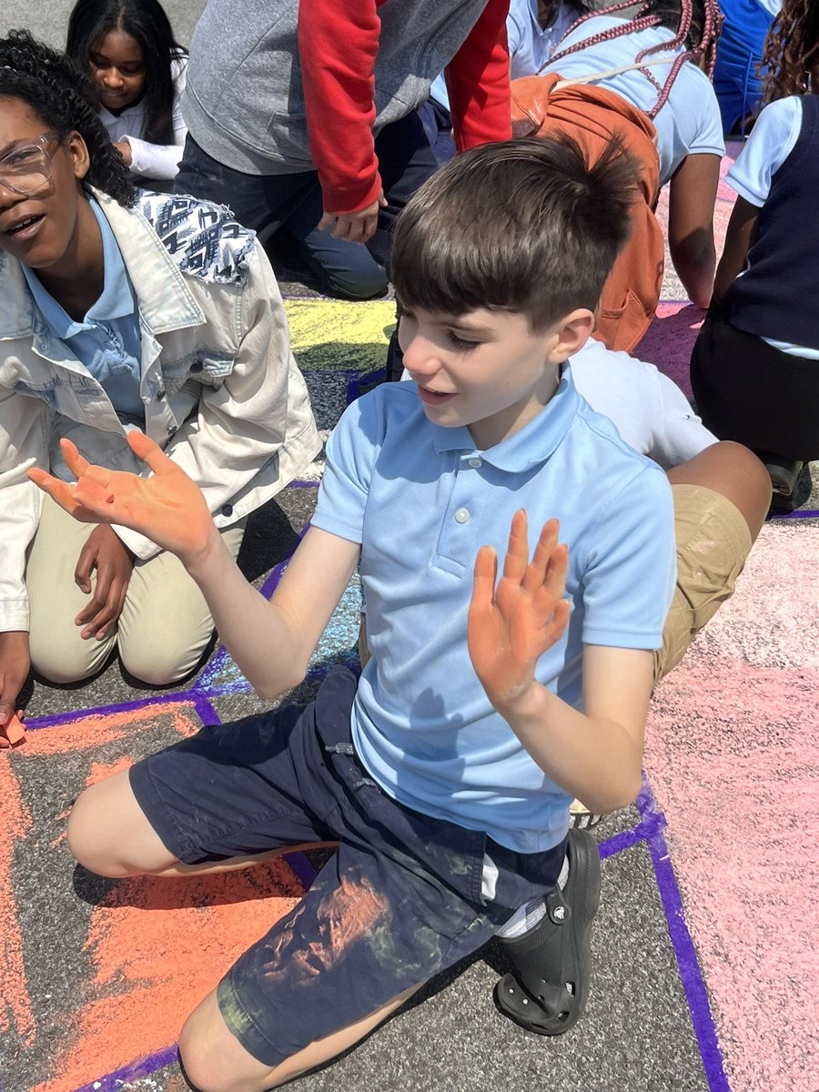 CHES_TAG's tweet image. 20 DAYS TILL SUMMER☀️
Day #20 - Sidewalk Chalk

@capitolheightse we will be having
TECHNOLOGY FREE Activities in the afternoons for the rest of the school year!
#theCHESway #technologyfree #ches20daystilsummer #CHESROCKS