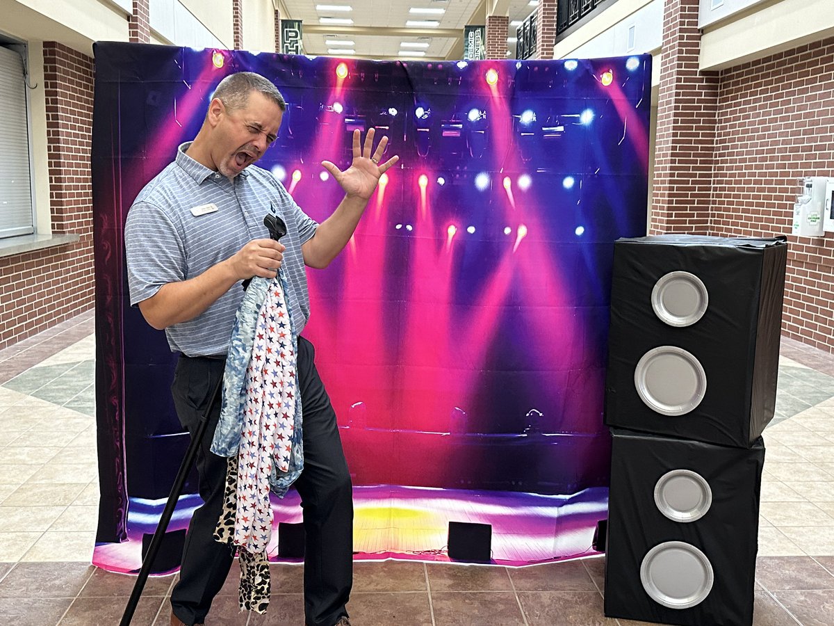 Prosper_FA's tweet photo. Ready to ROCK with the PHS Choir on their Spring Sing!!! @ProsperChoir  @ProsperHS https://t.co/9NTyi273Fl
