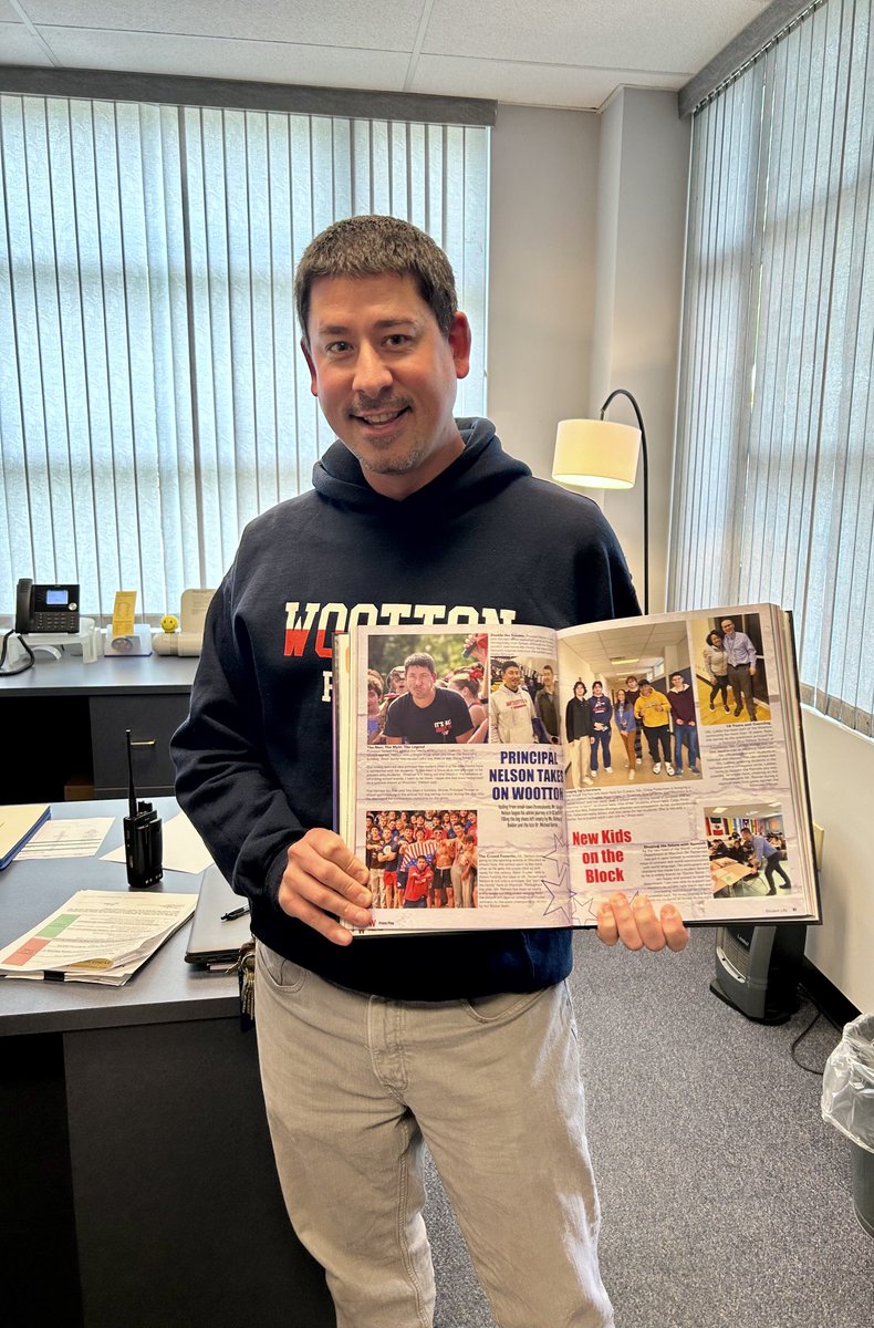 Proud Wootton HS principal Doug Nelson w/his first ever yearbook “Principal’s Page” 👏🏻😄💫 ⁦@MCPS⁩ ⁦ ⁦⁦@woottonpatriots⁩ ⁦@PtsaWootton⁩
