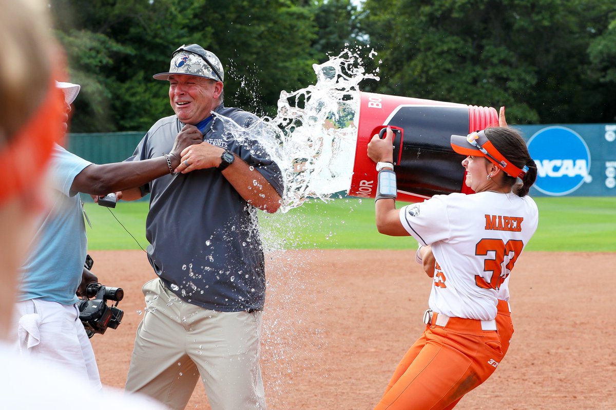 uttylerpatriots's tweet photo. SB | We know @LangWhitePhoto is the best in the business... But this could be his best work yet.

@Patriot_sb is headed to the DII World Series and head coach Mike Reed has finally been caught by the gatorade (water) bath on camera!

#SWOOPSWOOP https://t.co/5BJGgGtuXP