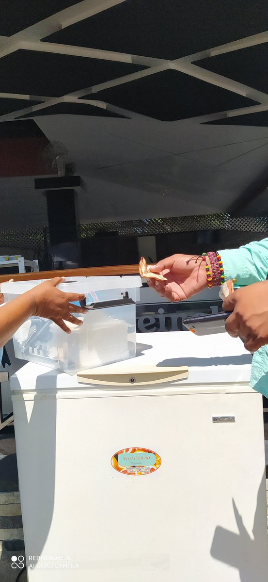 laurailuminada's tweet photo. Estamos súper cansadas,pero fue un día muy fructífero,además regresamos con el freezer de los helados vacío,todo se vendió.

También ya sabemos y no podemos ir solos a eventos de esta magnitud, necesitamos ayudante.

Estamos aquí en las noches largas hasta las diez ,Sweetfruitrd https://t.co/ymKo7eDP1l