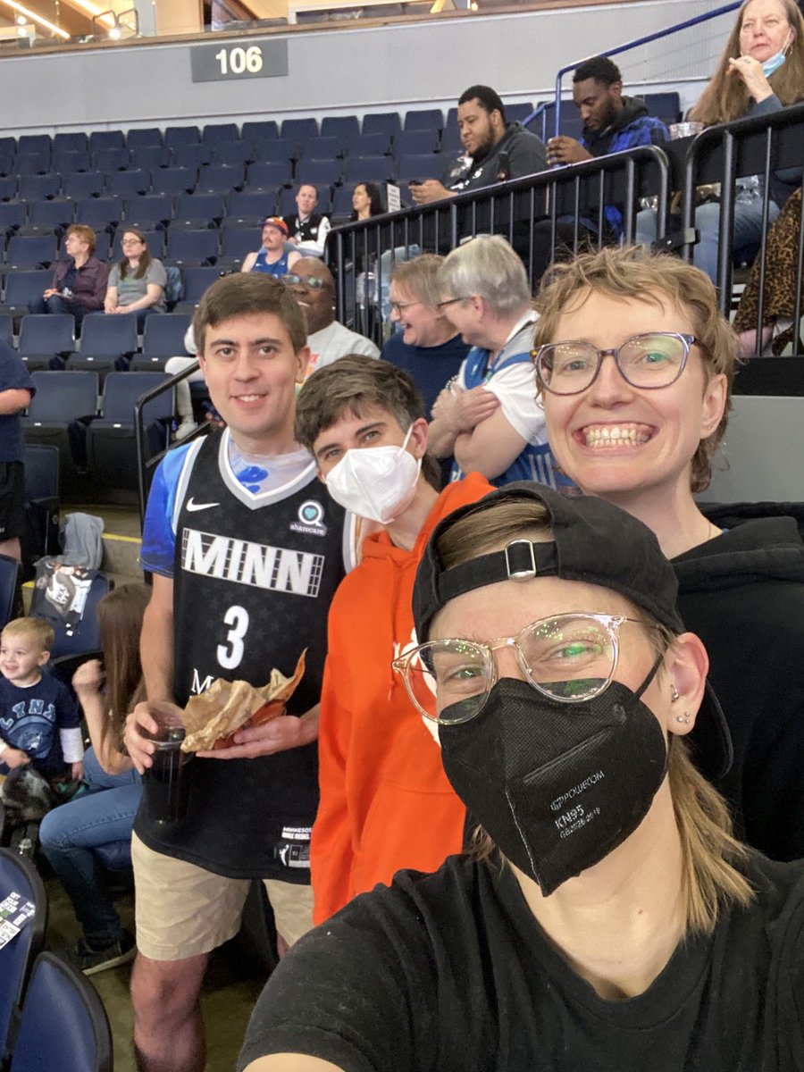 GAME NIGHT!!!!!!!  #lynxpix ⁦@minnesotalynx⁩ ⁦@Ballflower5⁩ #loslynx #letsgolynx