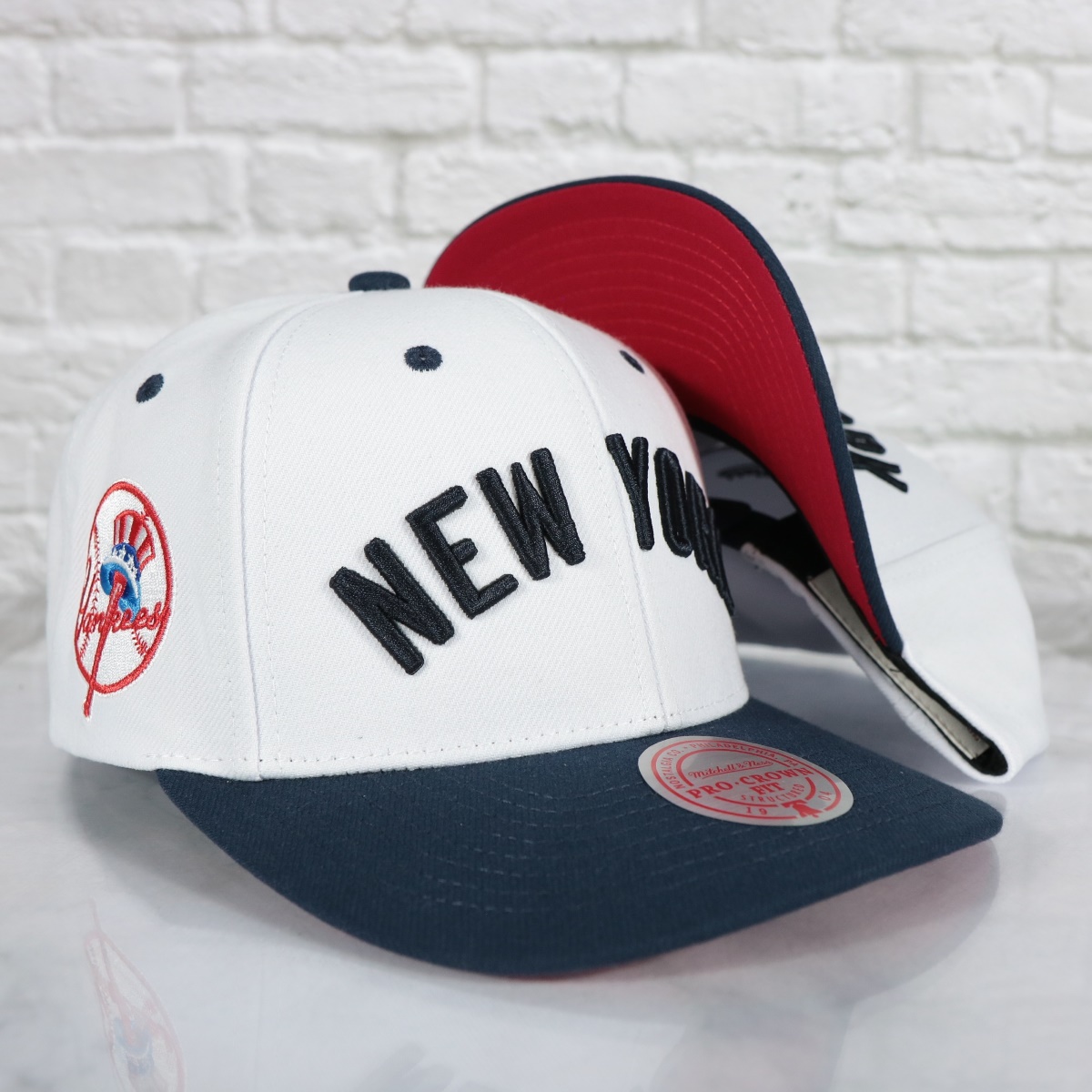 capswagusa's tweet image. New York Yankees Cooperstown "New York" Jersey Script 1947 Yankees logo side patch Evergreen Pro | White/Navy Snapback Hat
#capswag #mitchellandness #snapbackhat #snapbackcap #newyork #newyorkyankees #yankees #yankeesbaseball
@hathunterss