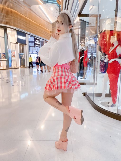 Shitting my pants bc I&rsquo;m about to be in the same room as @kimpetras https://t.co/IzGk2QgoBX<a href="/tag/yuri"class="tags"><span>#yuri</span></a><a href="/tag/monika"class="tags"><span>#monika</span></a><a href="/tag/dokidokiliteratureclub"class="tags"><span>#dokidokiliteratureclub</span></a><a href="/tag/natsuki"class="tags"><span>#natsuki</span></a>