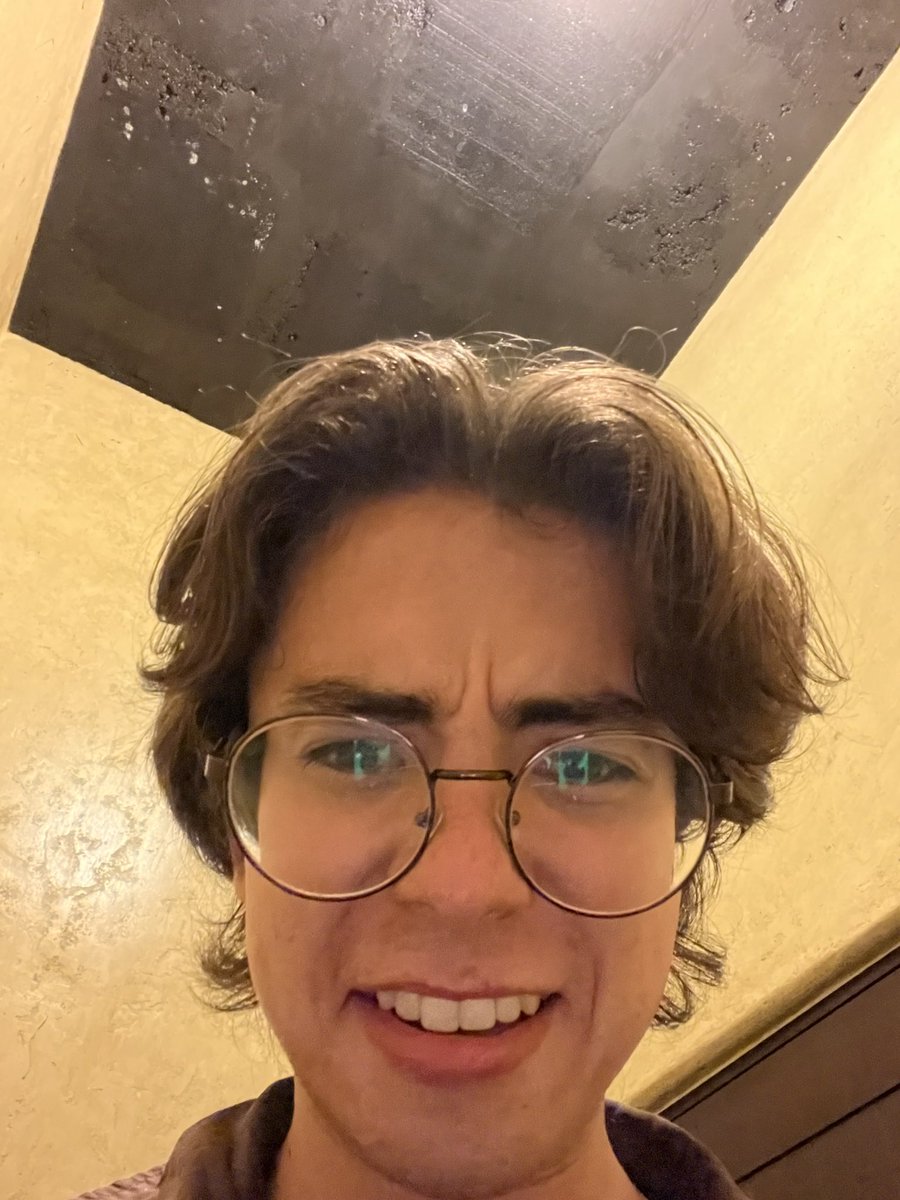 QUIEN FUE EL PINCHE INADAPTADO SOCIAL QUE LE DIO UN MORDISCO AL PAPEL DE BAÑO DEL BAÑO PÚBLICO