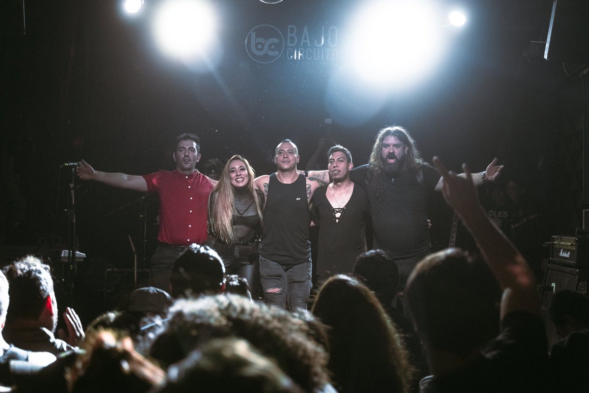 ¡Muchas gracias, familia! Qué increíble noche. 🙏🏼🖤
#albumrelease #BlindHex
#bajocircuitomx