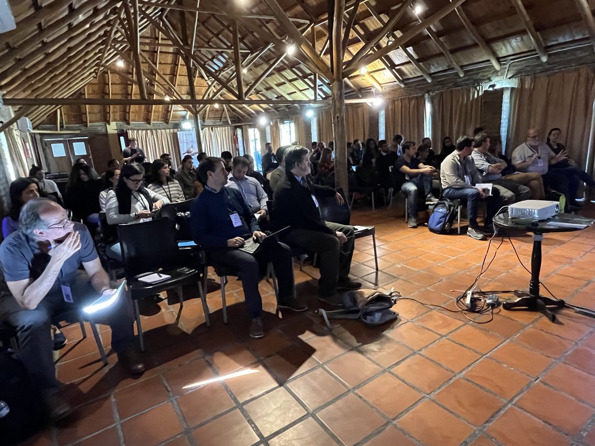 Mariano_Devoto's tweet photo. Ayer realizamos el taller “Desafíos para potenciar la producción agrícola a través del cuidado de la biodiversidad y la salud del suelo” que reunió a más de 50 productores, empresas, investigadores y extensionistas del agro. https://t.co/YpspC4hYxV