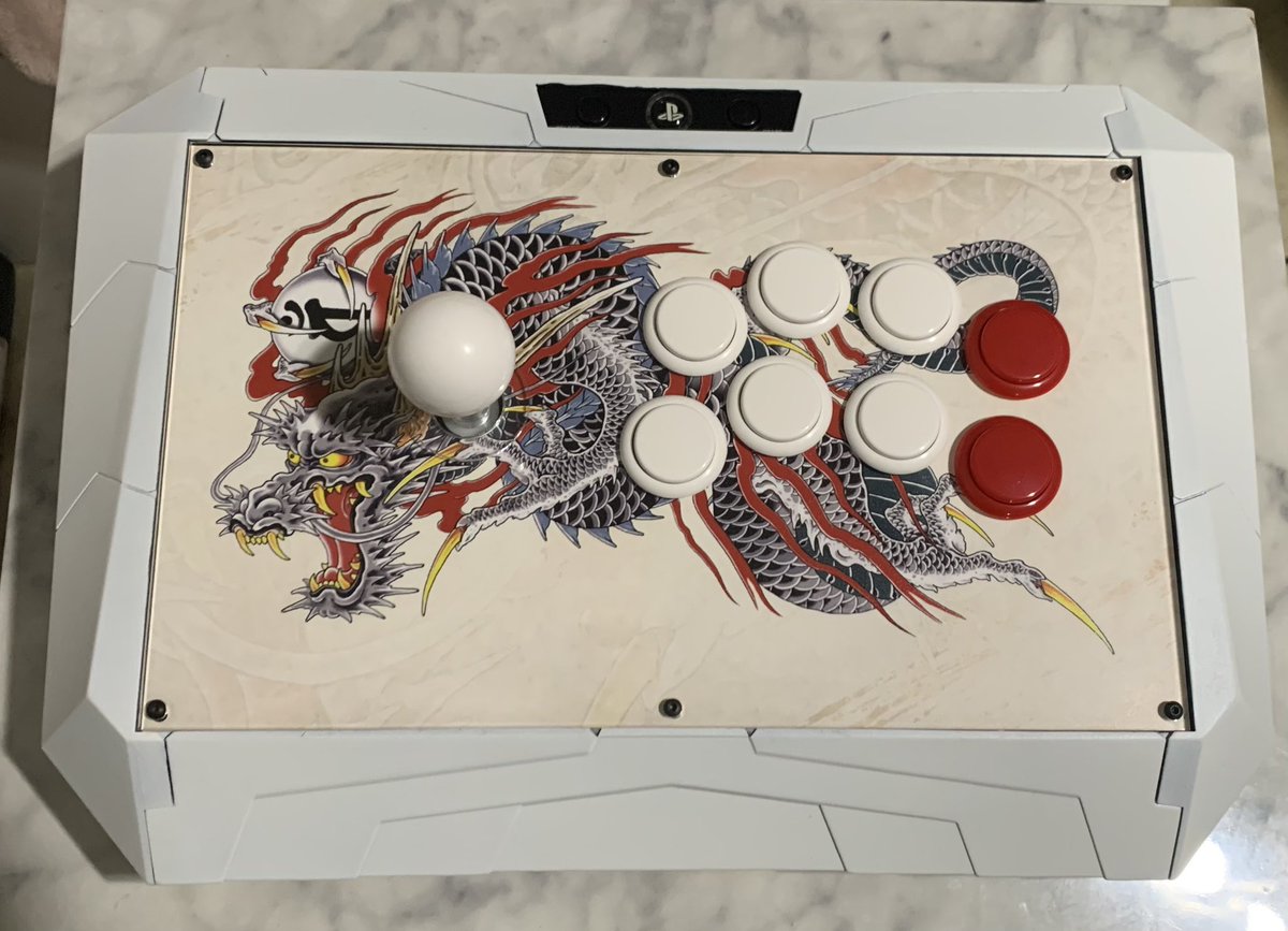 llamable's tweet photo. Shoutout to @focusattack and my spray paint can for making my modded injustice fight stick possible 🙏 https://t.co/0U51NWxeJc
