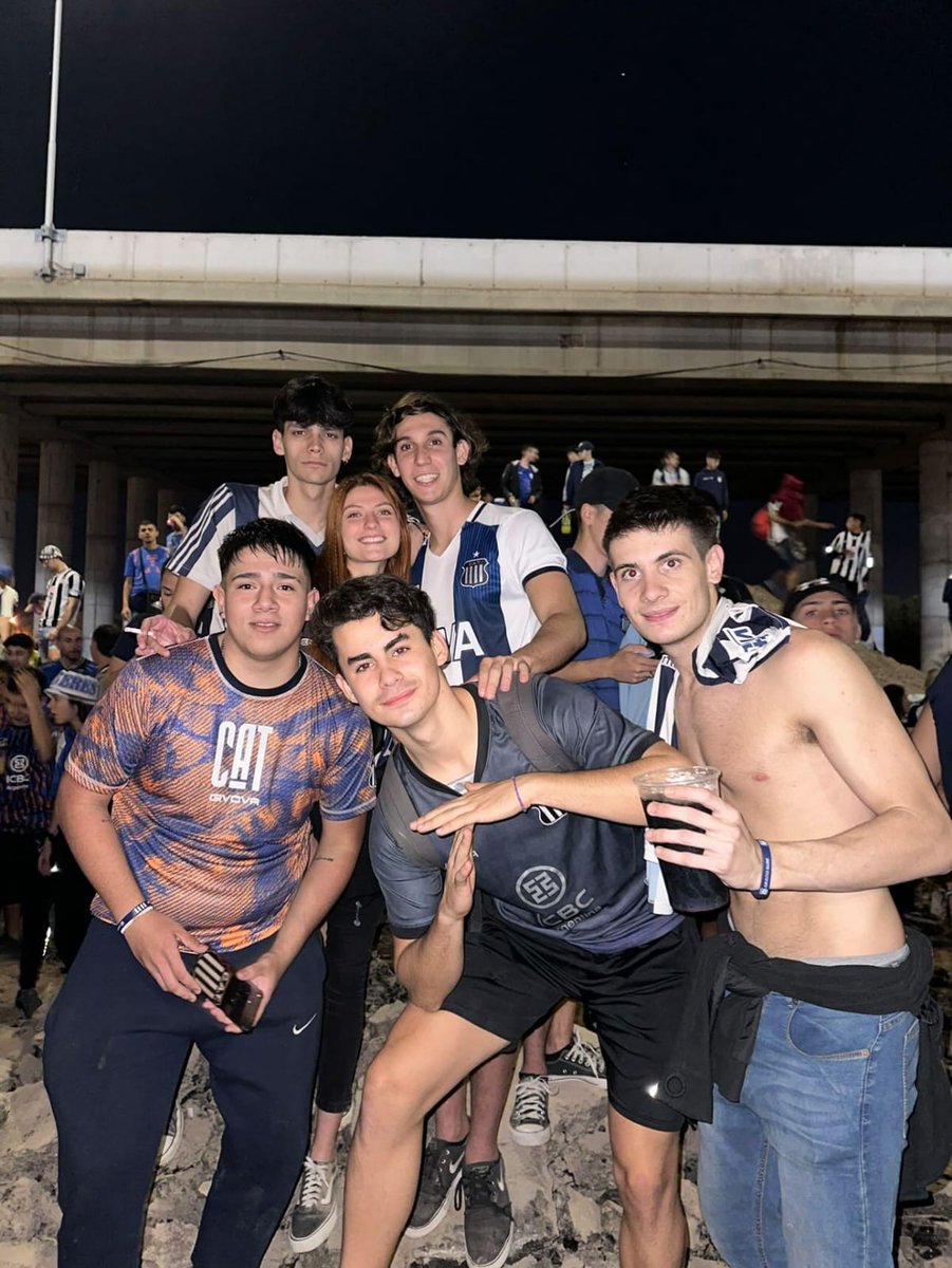 De las mejores canchas de mi vida 😍

youtu.be/iKJrDh02U5s